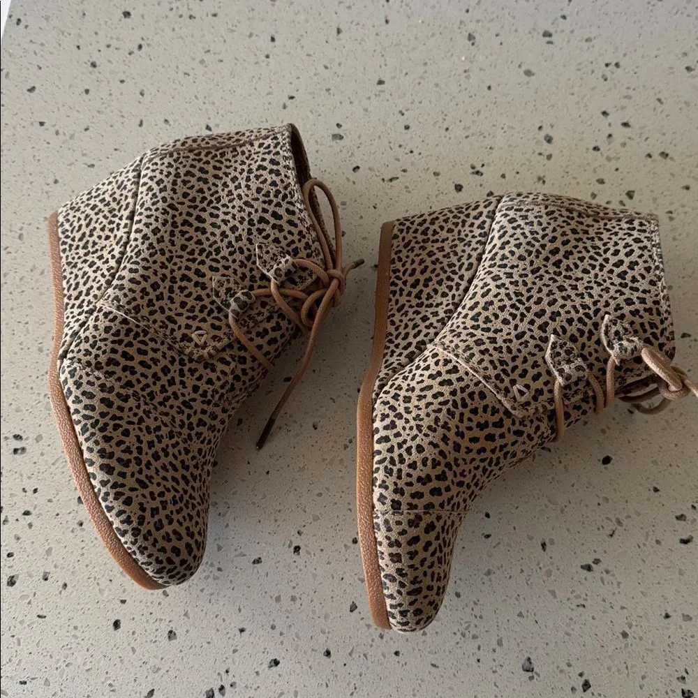 Toms KALA Tan Black Mini Cheetah Animal Print Suede Wedge Ankle Bootie Size 8.5